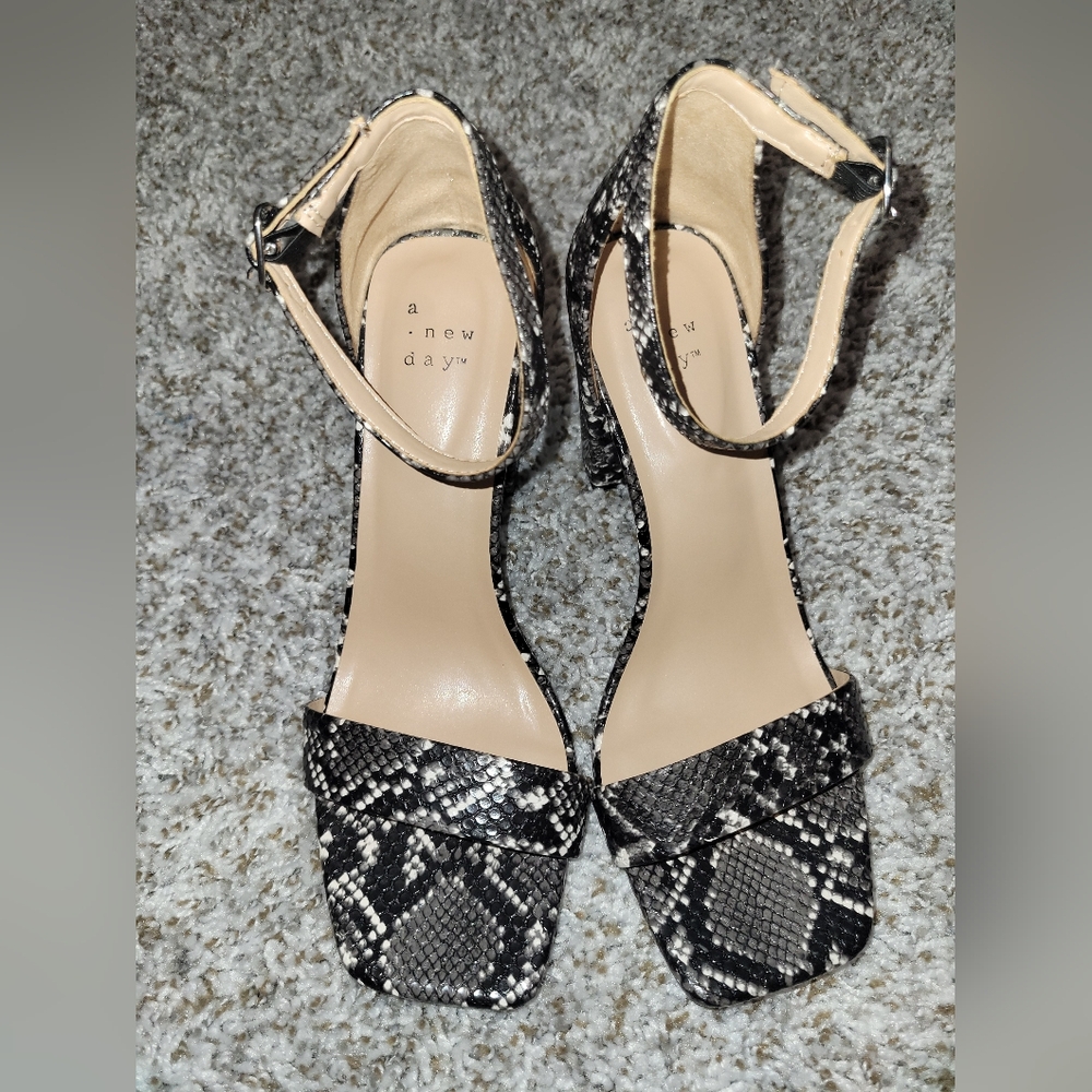 Worthington Fuchsia and A New Day Snake Print Heels - Picture 2 of 12
